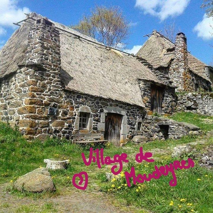 Une Coquille Sous L'Oreiller Le Puy-en-Velay Exterior photo
